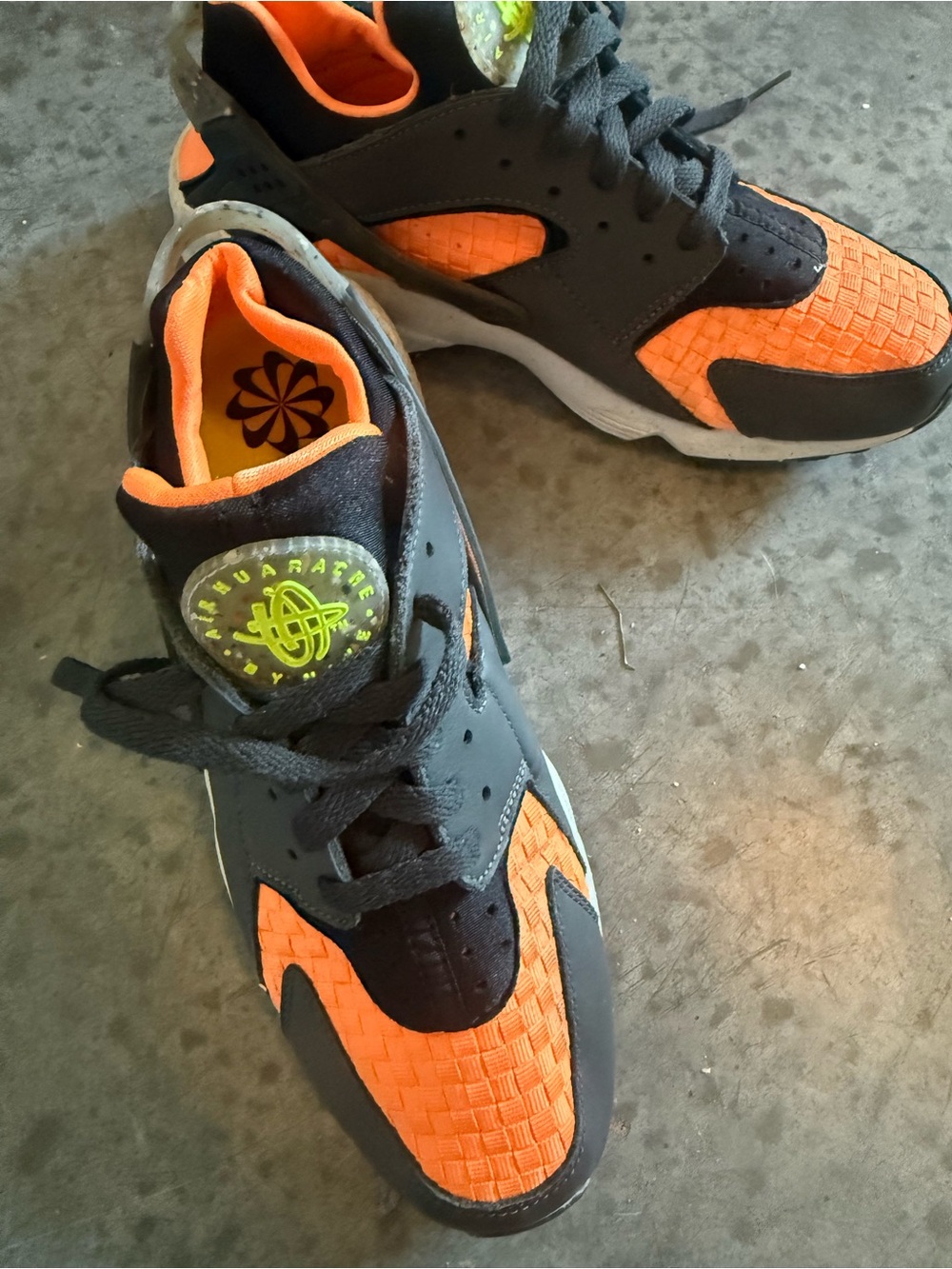 Nike Air Huarache Sneakers Shoes Men's Size 9 Orange Woven